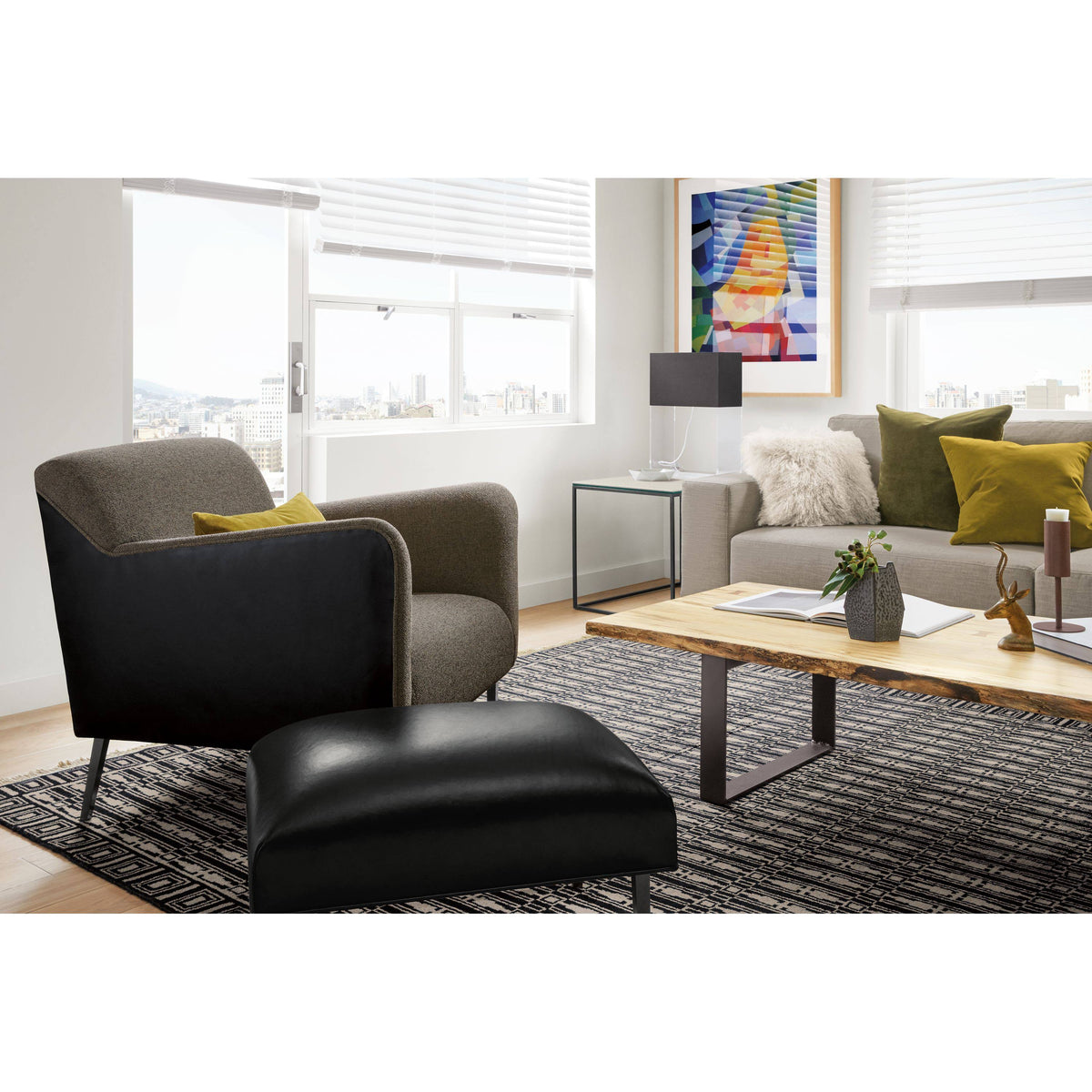 White Venatino Marble Top End Table E39400