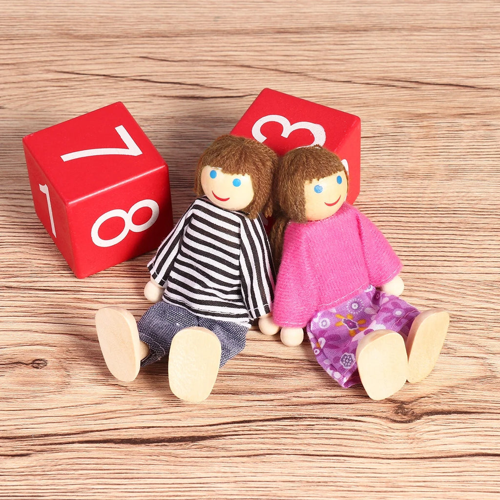 7 Pieces Wooden Dollhouse Family Mini People Figures T217