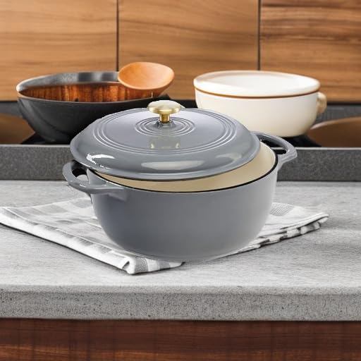 7.5 Quart Enamel Cast-Iron Round Dutch Oven J60741