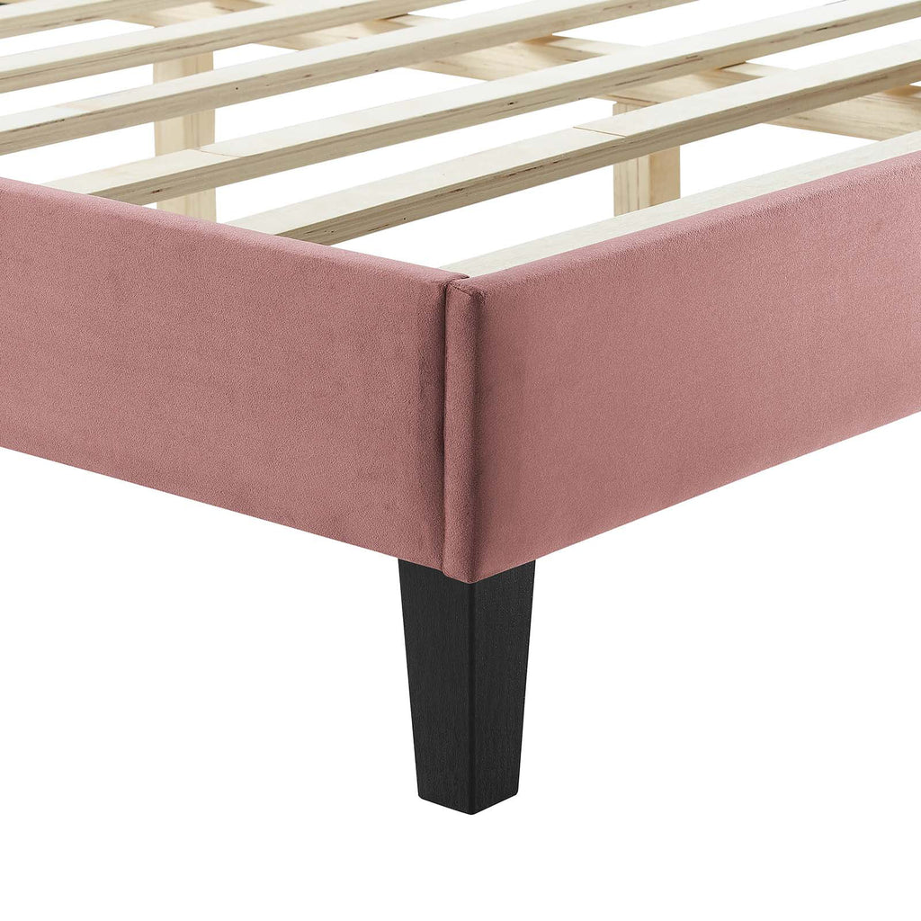 King Platform Bed R7757