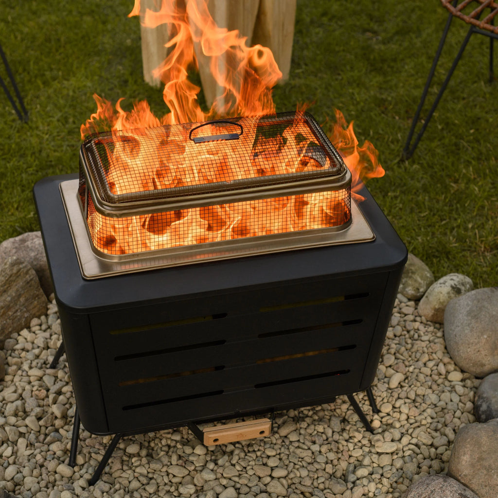 18 Inch Metal Fire Pit Screen and 2 Piece Poker R42395