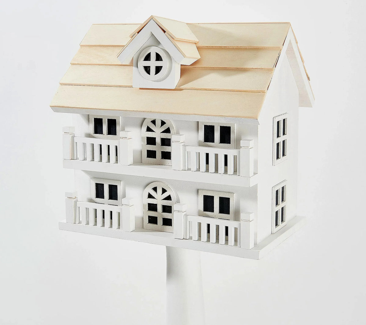 White Birdhouse with Post N62469