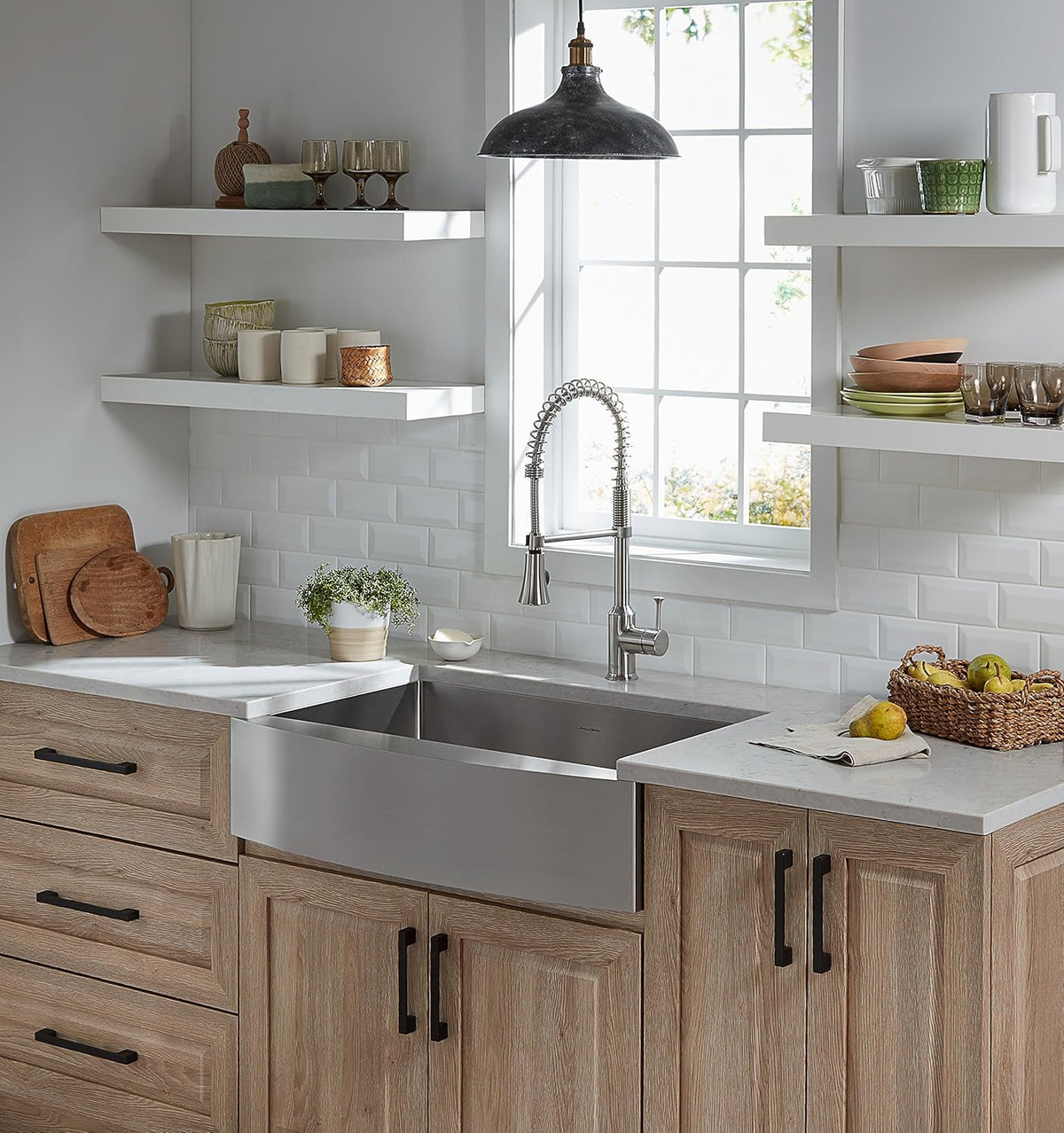 33X22-Inch Stainless Steel Apron Sink with Grid and Drain R869016