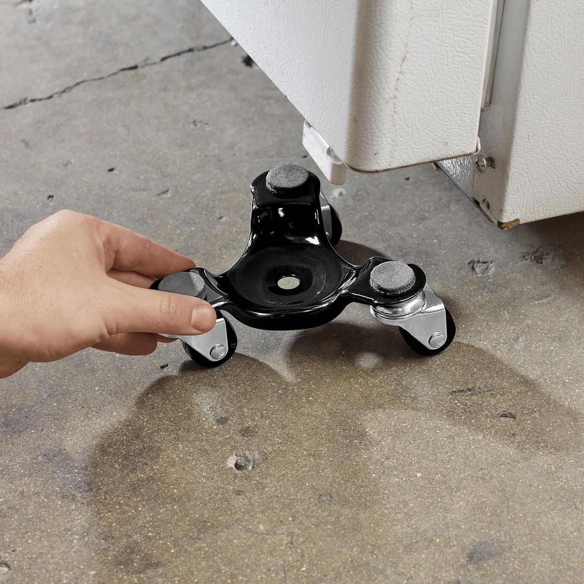 3-Wheel Steel Dolly 200 lb. Capacity Q715