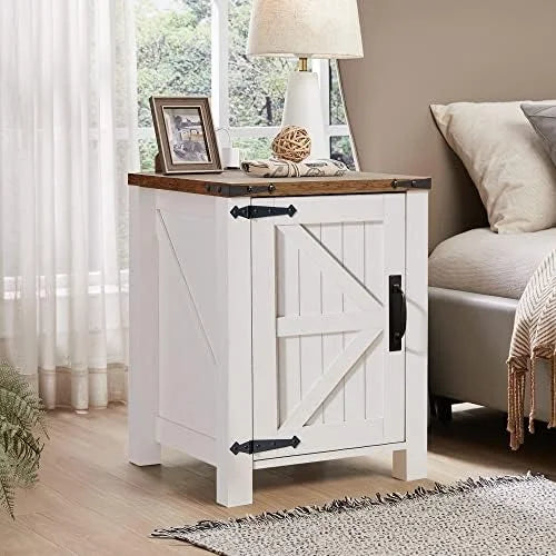 18 Inch Farmhouse End Table with Charging Station C74644