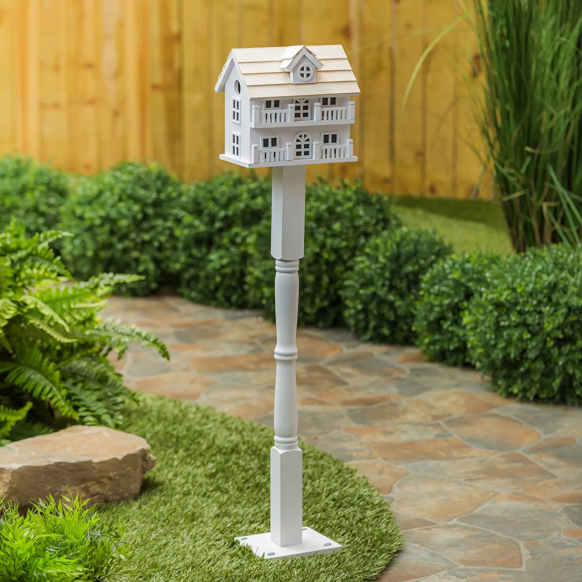 White Birdhouse with Post N62469