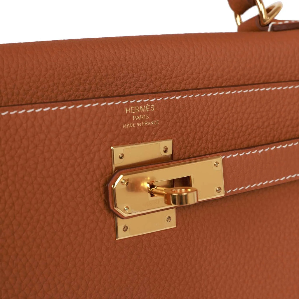 Pre-owned 28 Gold Togo Handbag M485030